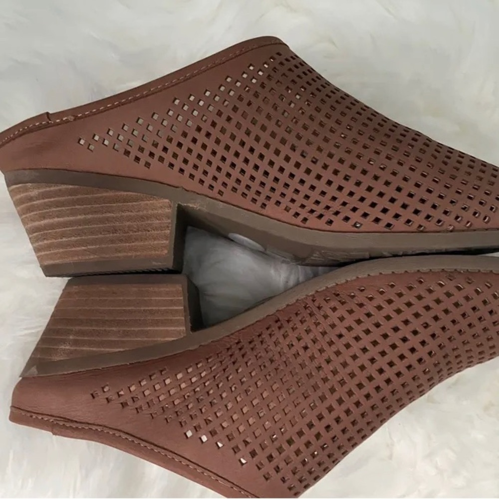 ME TOO ZARA MULE SHOES SIZE 10 beige/black/tan colors available. $20 each.